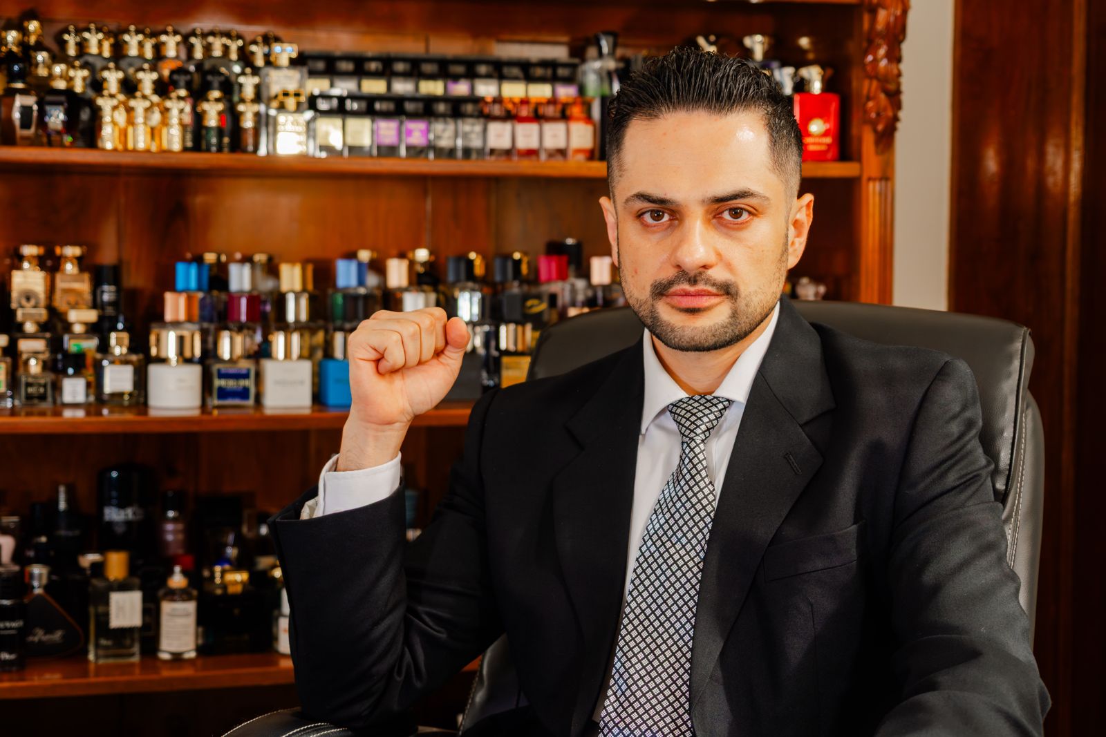 EL GUATEMALTECO QUE CONQUISTÓ LA INDUSTRIA GLOBAL DE LAS FRAGANCIAS