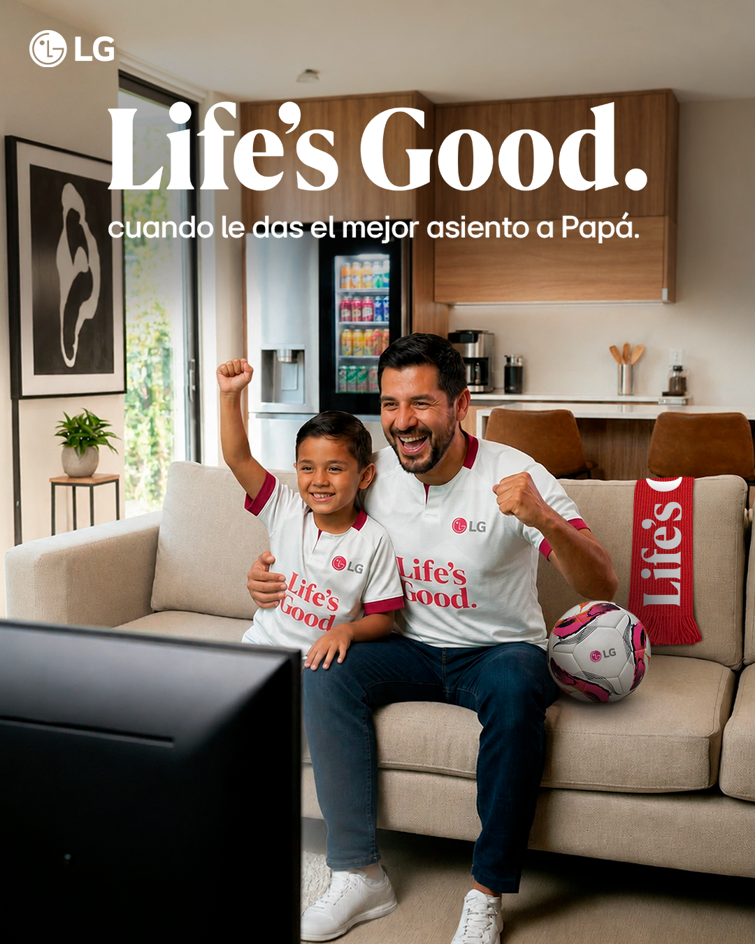 PAPÁ VIVE LA FIESTA DEL FÚTBOL EN PRIMERA FILA SIN SALIR DE CASA