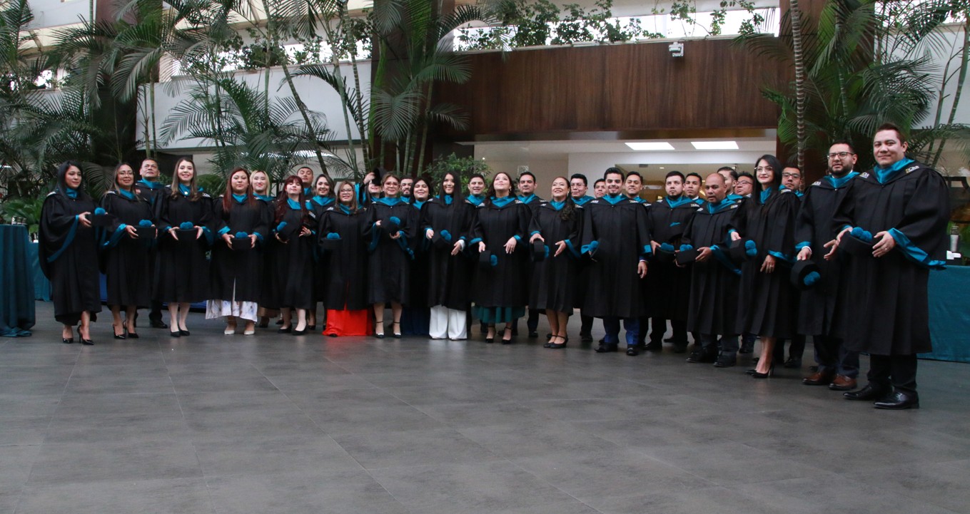 iClick International Business School gradúa a una nueva generación de líderes empresariales