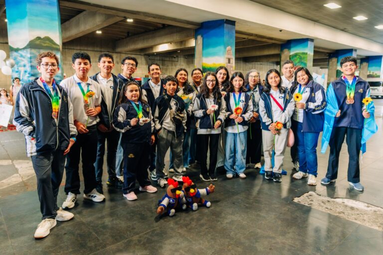 Talento matemático del Colegio Castillo Cordova destaca con reconocimientos