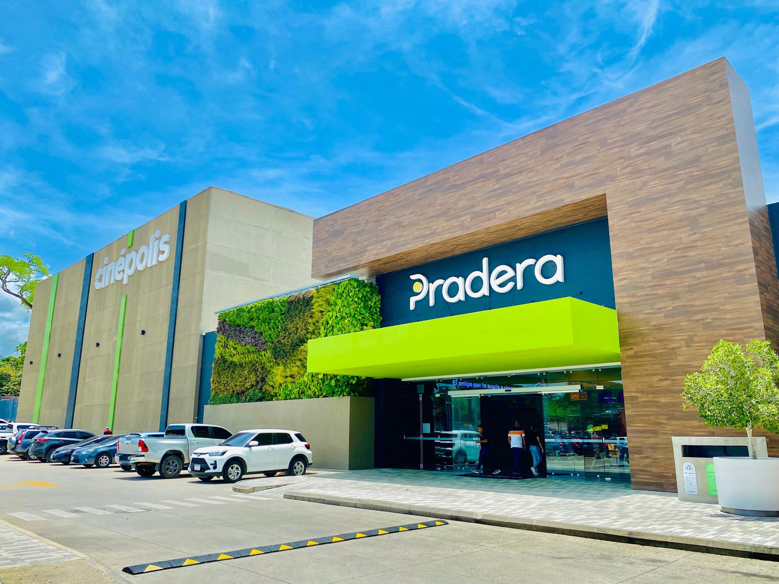 PRADERA ZACAPA, PIONERO COMERCIAL Y MOTOR DEDESARROLLO PARA EL ORIENTE DEL PAÍS